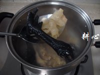 黑虎掌花胶炖鸡脚汤
