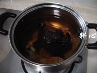 黑虎掌花胶炖鸡脚汤