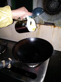鱼头鱼尾巴鱼肠煮萝卜丝