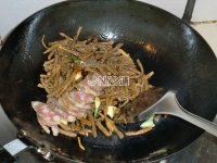 香肠干豆角炖粉条