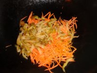 金针菇素炒胡萝卜