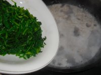 菠菜汆丸子