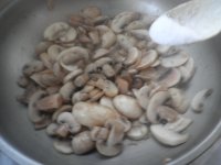 口蘑炒肉片