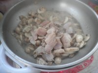 口蘑炒肉片
