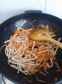 蚝油炒三丝