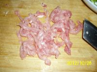 瘦肉炒茼蒿梗