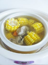 玉米炖排骨