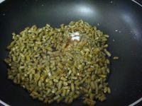 酸豆角烧小黄鱼