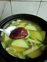 韩式蛤蜊大酱汤