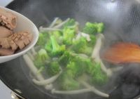 腰花西兰花菌菇汤
