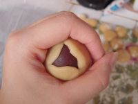 豆沙咸蛋黄月饼