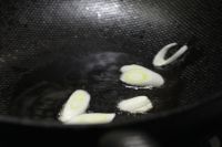 荠菜炒蘑菇