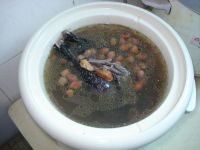 乌鸡淡菜花生米汤
