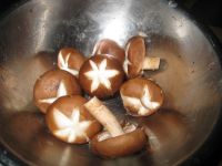 香菇三文鱼骨豆皮汤