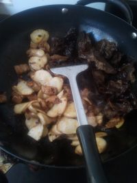 腩肉杏鲍菇干锅