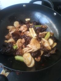 腩肉杏鲍菇干锅