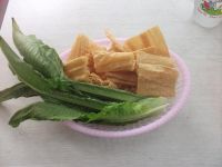 拌豆腐皮菜叶