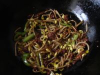 黄豆芽炒肉末