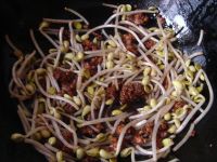 黄豆芽炒肉末