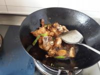 红烧脊骨珍珠蛋