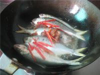 咸梅煮三黎鱼