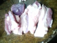 五花肉蒸土豆