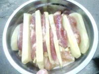 五花肉蒸土豆