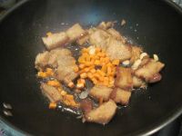毛豆焖肉