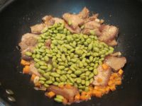 毛豆焖肉