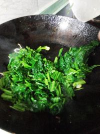 菠菜炒鸡蛋