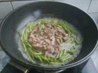 牛小肉烧地瓜梗