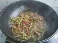 牛小肉烧地瓜梗
