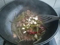 牛小肉烧地瓜梗