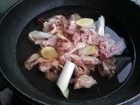 牛小肉烧地瓜梗