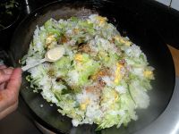 黄瓜包菜丝炒饭
