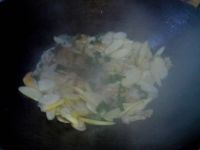 茭白韭菜煮油豆腐