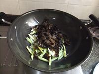 木耳炒西芹