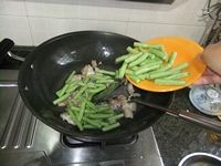 豆角焖五花肉