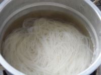 鸡汁银丝米线