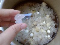 冰糖银耳莲子羹