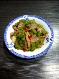 苦瓜炒肉片