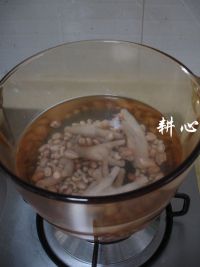 花生眉豆鸡脚汤