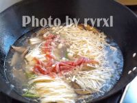 金针菇瘦肉汤