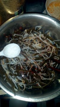 凉拌豆芽海带丝
