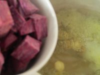 紫薯莲子银耳汤