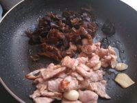 大葱木耳炒肉