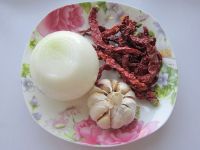 辣皮子滚肉拌面
