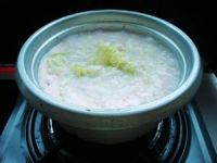 白菜花生米粥