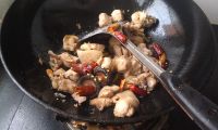 干锅香菇鸡块