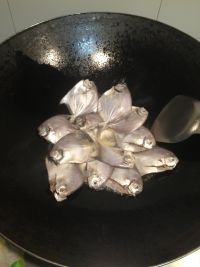 芹菜白鲳汤